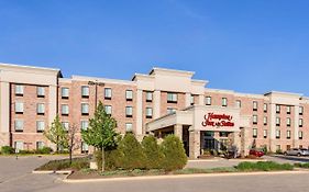 Hampton Inn & Suites West Bend